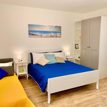 Casa Vacanze Con Vista Mare E Giardino - Amanecer Marzocca di Senigallia Eksteriør billede
