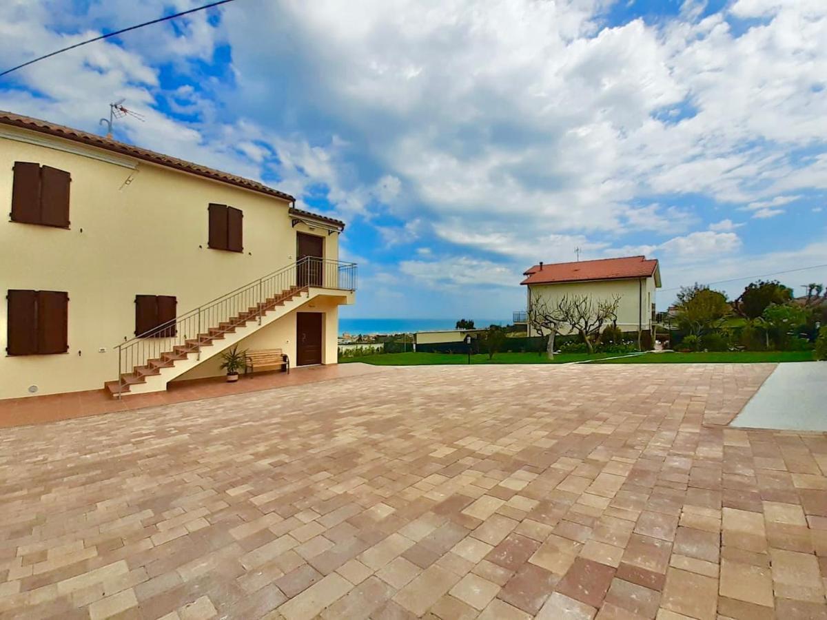 Casa Vacanze Con Vista Mare E Giardino - Amanecer Marzocca di Senigallia Eksteriør billede