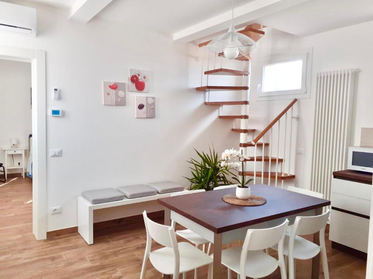 Casa Vacanze Con Vista Mare E Giardino - Amanecer Marzocca di Senigallia Eksteriør billede