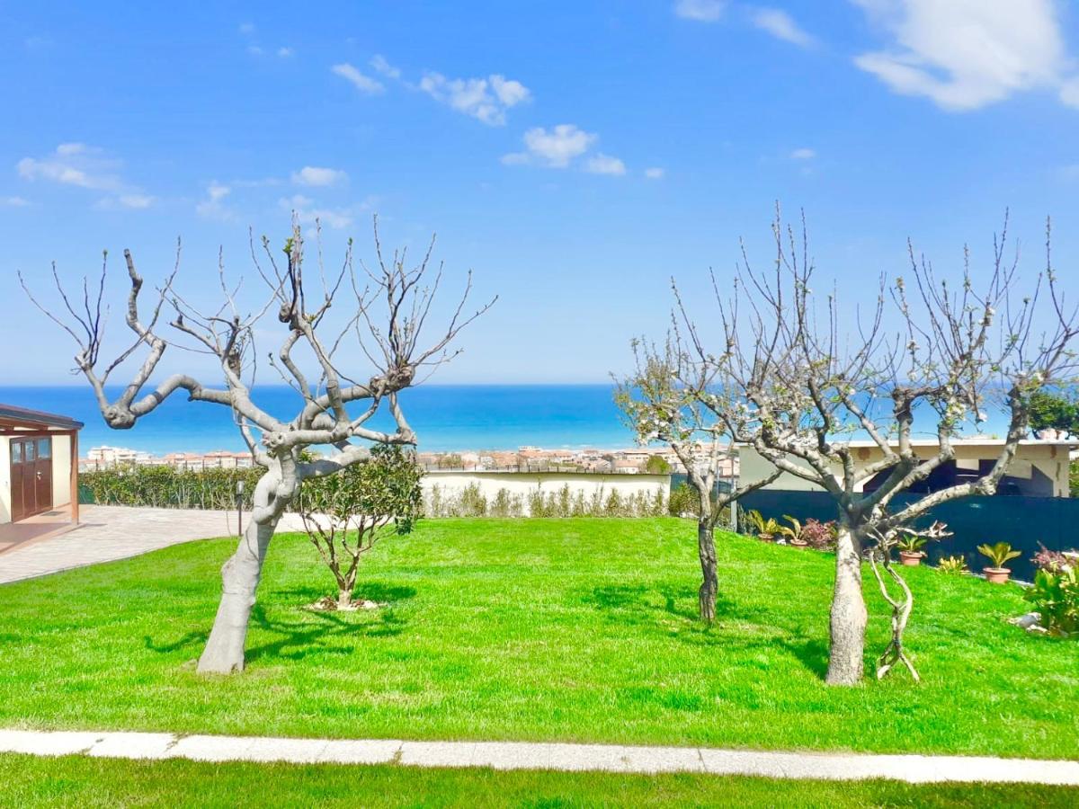 Casa Vacanze Con Vista Mare E Giardino - Amanecer Marzocca di Senigallia Eksteriør billede