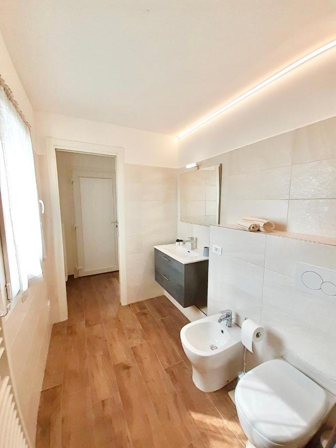 Casa Vacanze Con Vista Mare E Giardino - Amanecer Marzocca di Senigallia Eksteriør billede